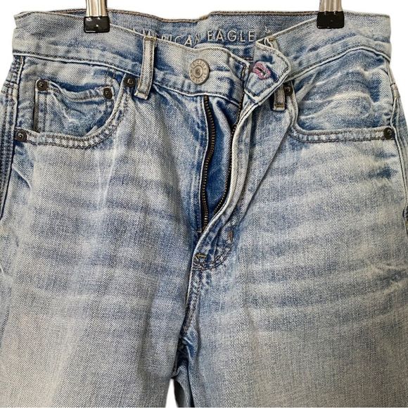 American Eagle: Regular Fit Light Wash Distressed Jeans - Picture 4 of 10